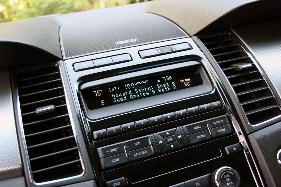  Ford Taurus SHO 2010 года  (фото 26 из 248)